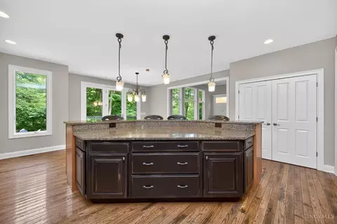 Kitchen - 6607 Red Hawk Ct, Hamilton Township, OH 45039 photo 6 of 6