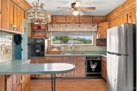 Kitchen - 10106 Baughman Rd, Harrison, OH 45030 photo 3 of 3