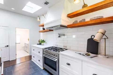 Kitchen - 4125 Muchmore Rd, Cincinnati, OH 45227 photo 5 of 5