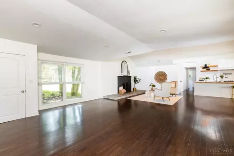 Living - 4125 Muchmore Rd, Cincinnati, OH 45227 photo 4 of 5