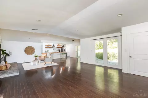 Living - 4125 Muchmore Rd, Cincinnati, OH 45227 photo 5 of 5