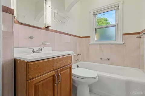 Bath - 120 Benson St, Reading, OH 45215 photo 1 of 2