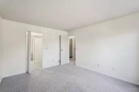 Bedroom - 5207 Eaglesnest Dr, Cincinnati, OH 45248 photo 4 of 7