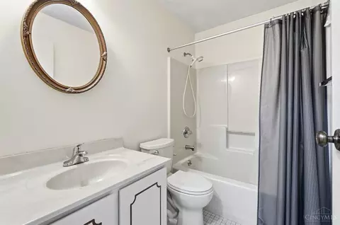 Bath - 5207 Eaglesnest Dr, Cincinnati, OH 45248 photo 3 of 3