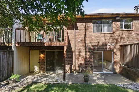 Exterior - 5207 Eaglesnest Dr, Cincinnati, OH 45248 photo 4 of 5