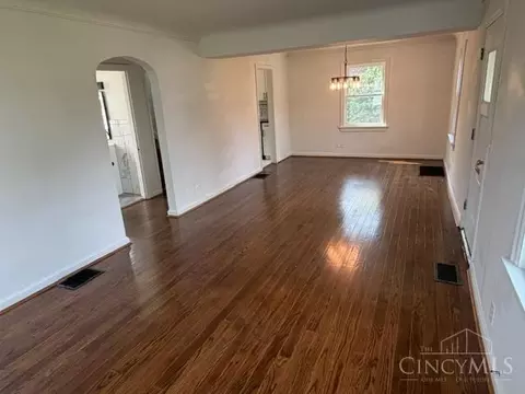 Living - 6342 Elbrook Ave, Golf Manor, OH 45237 photo 1 of 2