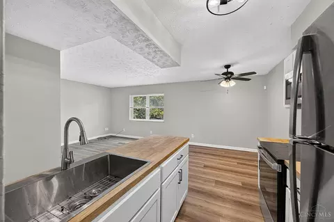 Kitchen - 2390 N Bend Rd, Cincinnati, OH 45239 photo 4 of 6