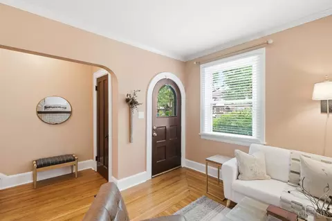 Entry Way - 4939 Ralph Ave, Cincinnati, OH 45238 photo 1 of 5
