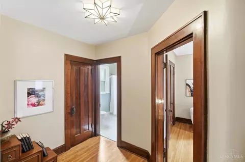 Entry Way - 4939 Ralph Ave, Cincinnati, OH 45238 photo 5 of 5