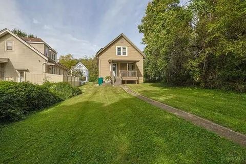 Exterior - 6215 Manuel St, Cincinnati, OH 45227 photo 3 of 4