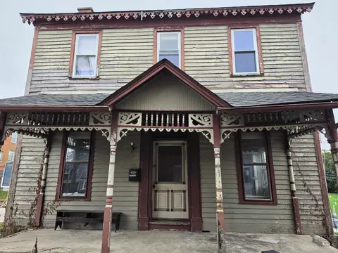 214 E 10th St, Brookville, IN 47012