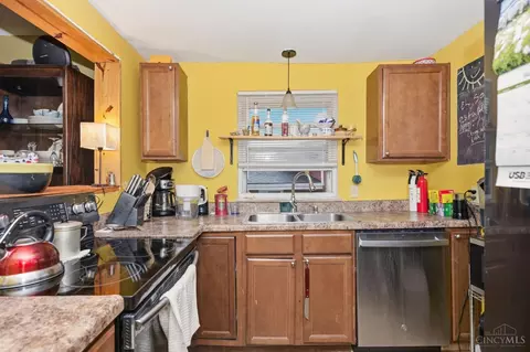Kitchen - 2885 Tower Ave, Cincinnati, OH 45238 photo 1 of 3