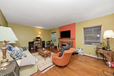 Living - 2885 Tower Ave, Cincinnati, OH 45238 photo 2 of 6