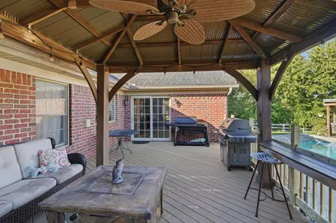 Exterior - 1178 Shawnee Dr, Morrow, OH 45152 photo 13 of 23