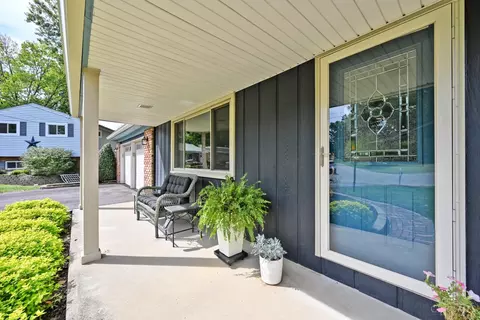 Exterior - 9099 Arrowhead Ct, Cincinnati, OH 45231 photo 6 of 14