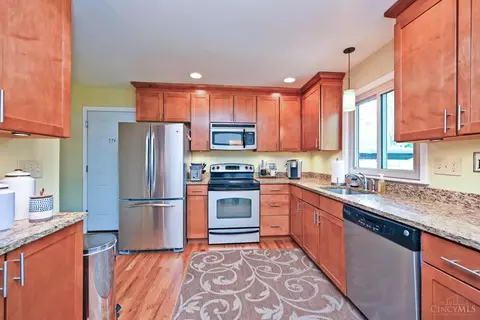 Kitchen - 9099 Arrowhead Ct, Cincinnati, OH 45231 photo 1 of 3