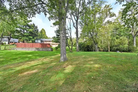 Exterior - 9099 Arrowhead Ct, Cincinnati, OH 45231 photo 11 of 14