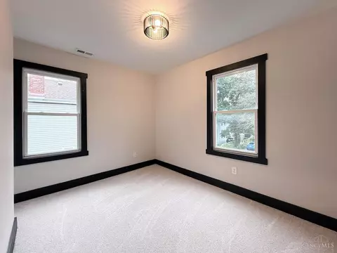 Bedroom - 6724 Windward St, Cincinnati, OH 45227 photo 6 of 14