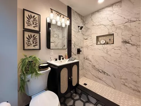 Bath - 6724 Windward St, Cincinnati, OH 45227 photo 2 of 15