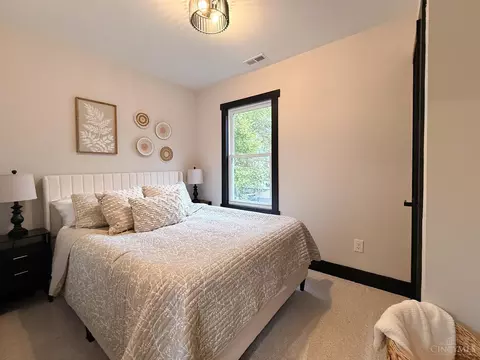 Bedroom - 6724 Windward St, Cincinnati, OH 45227 photo 4 of 14