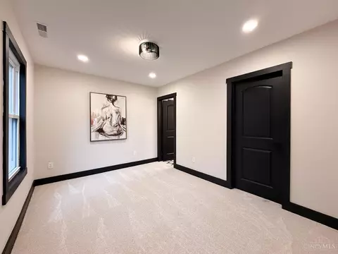 Bedroom - 6724 Windward St, Cincinnati, OH 45227 photo 1 of 14