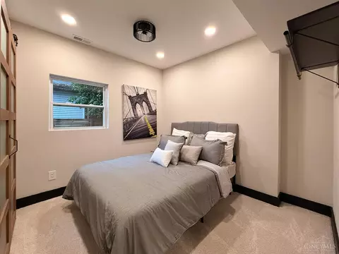Bedroom - 6724 Windward St, Cincinnati, OH 45227 photo 10 of 14
