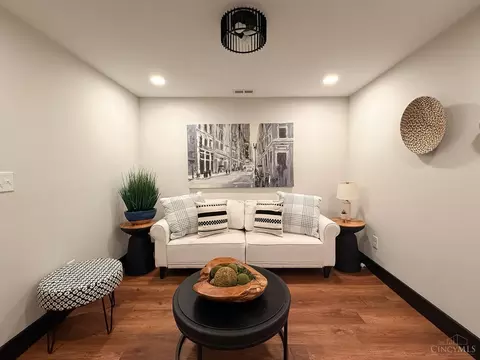 Living - 6724 Windward St, Cincinnati, OH 45227 photo 6 of 7