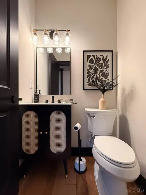 Bath - 6724 Windward St, Cincinnati, OH 45227 photo 1 of 15
