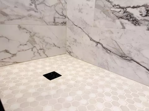 Bath - 6724 Windward St, Cincinnati, OH 45227 photo 7 of 15