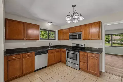 Kitchen - 3969 Larchview Dr, Cincinnati, OH 45236 photo 1 of 2