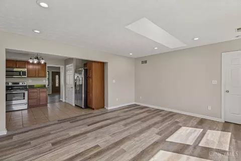 Living - 3969 Larchview Dr, Cincinnati, OH 45236 photo 3 of 4