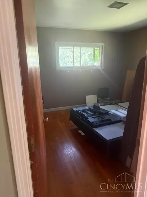 Bedroom - 2160 Pinney Ln, Cincinnati, OH 45231 photo 2 of 2