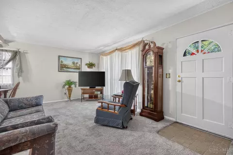 Entry Way - 109 Circle Dr, Mason, OH 45040 photo 1 of 1