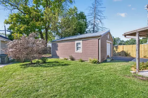 Exterior - 109 Circle Dr, Mason, OH 45040 photo 3 of 5