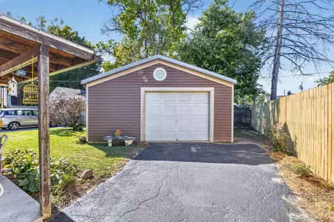 Exterior - 109 Circle Dr, Mason, OH 45040 photo 5 of 5