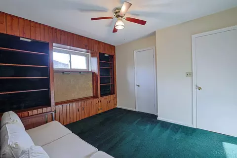 Bedroom - 181 Ireland Ave, Greenhills, OH 45218 photo 6 of 8
