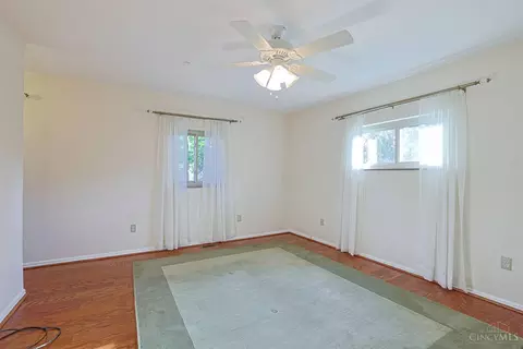 Bedroom - 181 Ireland Ave, Greenhills, OH 45218 photo 3 of 8