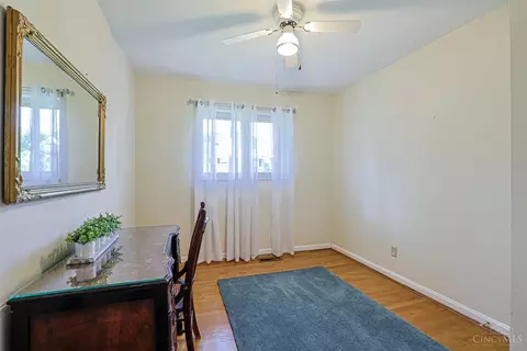Bedroom - 181 Ireland Ave, Greenhills, OH 45218 photo 7 of 8