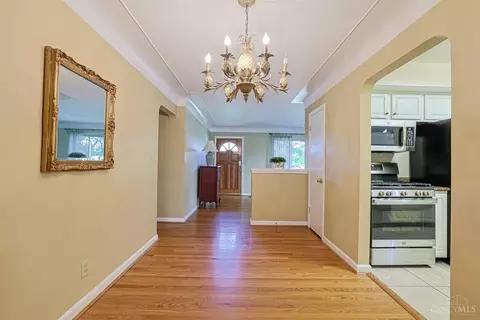 Entry Way - 181 Ireland Ave, Greenhills, OH 45218 photo 1 of 1