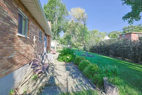 Exterior - 181 Ireland Ave, Greenhills, OH 45218 photo 9 of 13