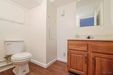 Bath - 181 Ireland Ave, Greenhills, OH 45218 photo 1 of 4