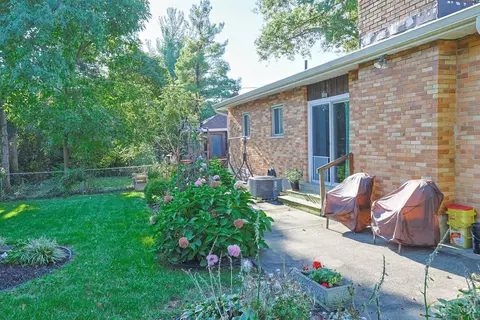 Exterior - 181 Ireland Ave, Greenhills, OH 45218 photo 4 of 13