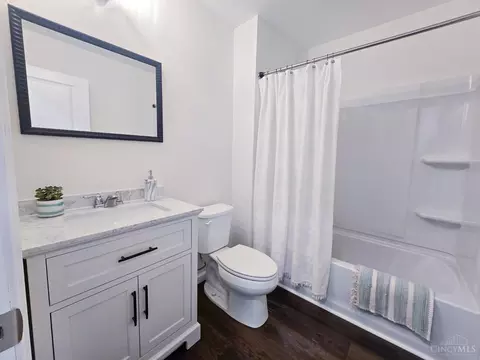 Bath - 4982 Sullivans Ridge Dr, Morrow, OH 45152 photo 2 of 3