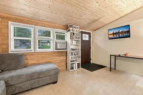 Entry Way - 177 Orchard Cir, Blanchester, OH 45107 photo 1 of 2