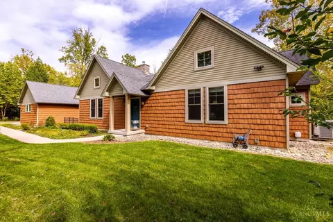 5286 Hillcrest Dr, Oxford, OH 45056