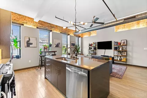 Kitchen - 1408 Elm St, Cincinnati, OH 45202 photo 6 of 6