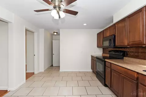 Entry Way - 475 Breezy Ln, Cincinnati, OH 45244 photo 1 of 1