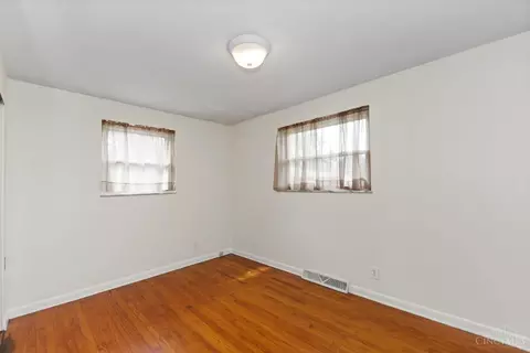 Bedroom - 475 Breezy Ln, Cincinnati, OH 45244 photo 1 of 5