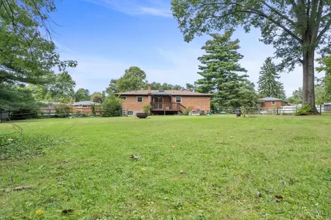 Exterior - 475 Breezy Ln, Cincinnati, OH 45244 photo 6 of 8
