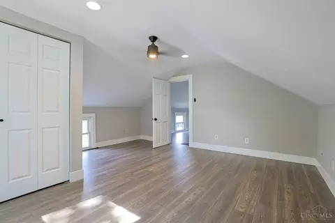 Bedroom - 626 Ross Ave, Cincinnati, OH 45217 photo 2 of 2